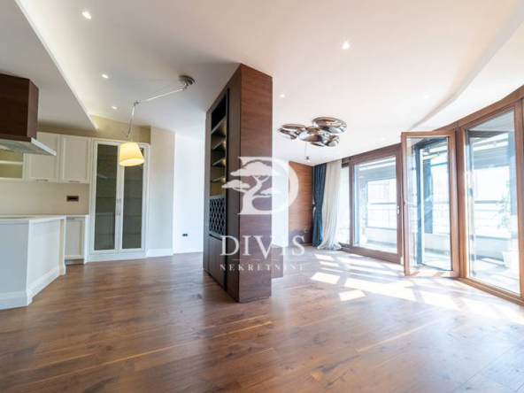 Luks, Nebojšina, Hram Svetog Save 152m²