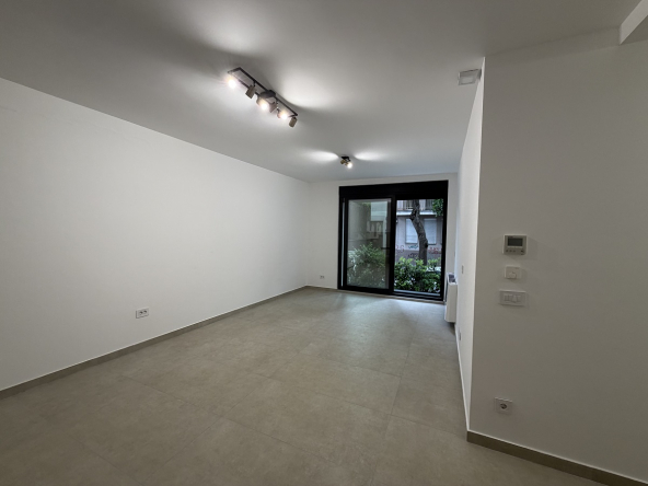 Poslovni prostor na Vračaru, Sazonova ulica, 55m2