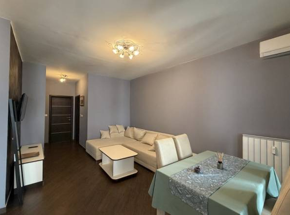 2.0 stan na Voždovcu, kod 2. ekonomske škole, 65m2
