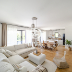 Moderna kuća sa bazenom i velikim placem, 145m2