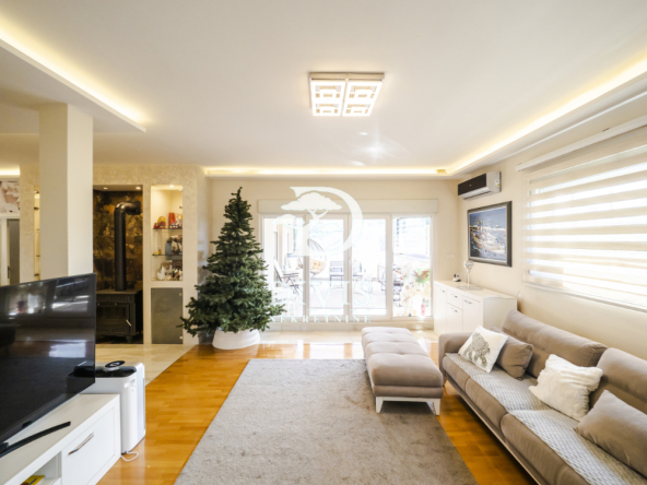 Porodičan 5.0 stan sa velikom terasom, Medaković, 140m2