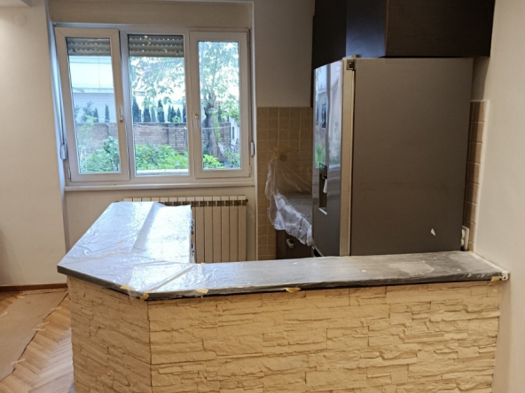 Renoviran salonski stan kod Crvenog krsta, 66m2