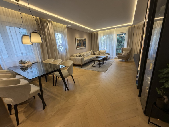 Luksuzno opremljen trosoban stan na Savskom vencu, 81m2