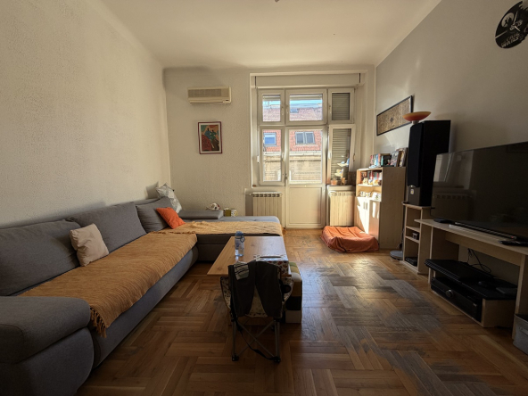 Salonski stan u centru kod Beograda na vodi, 106m2