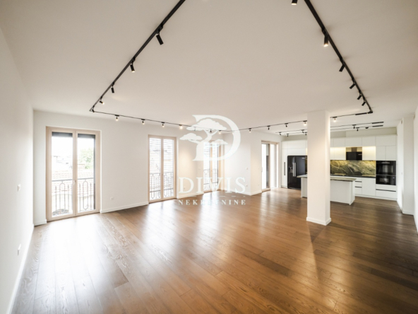 4.0 stan sa dva garažna mesta, Stari grad 150m2