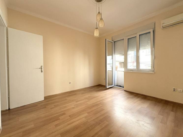 Višenamenski stan u Profesorskoj koloniji, 60m2