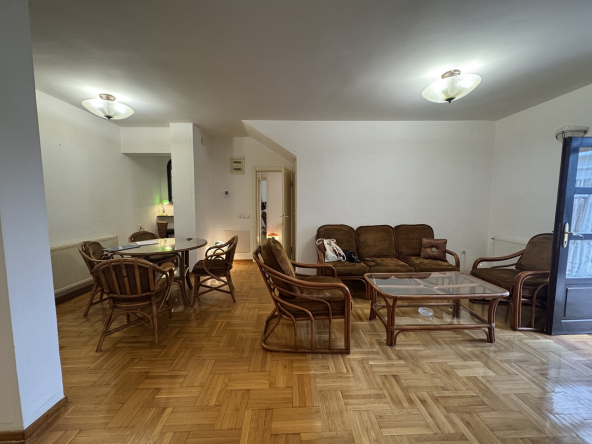 Izdaje se poslovni prostor na Dedinju, 94m2