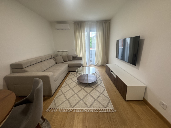 Nov dvosoban stan u novogradnji na Đeramu, 45m2