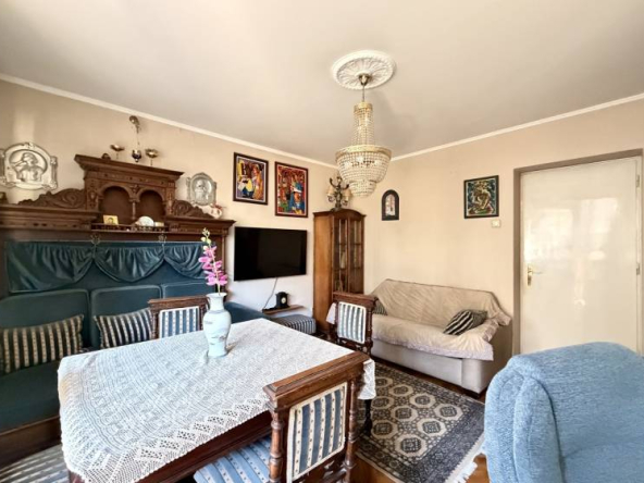Salonski stan na Crvenom krstu u Mileševskoj, 90m2