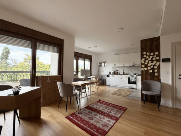 Četvorosoban stan za izdavanje na Dorćolu, 81m2