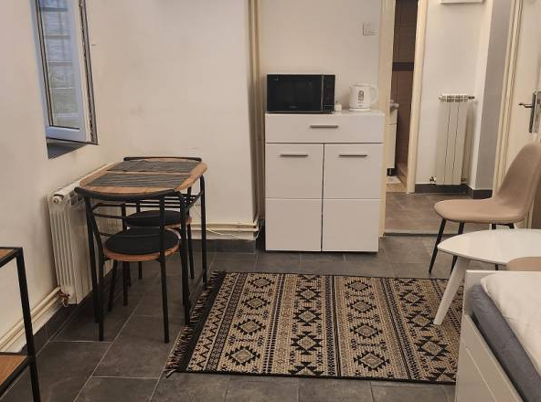Izdajemo jednosoban stan u centru, Čubrina, 20m2