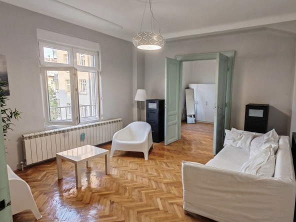 Izdaje se 3.0 stan u Karađorđevoj ulici, 52m2