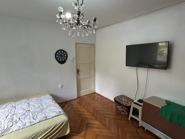 2.0 stan sa zastakljenom terasom, Karaburma 47m2