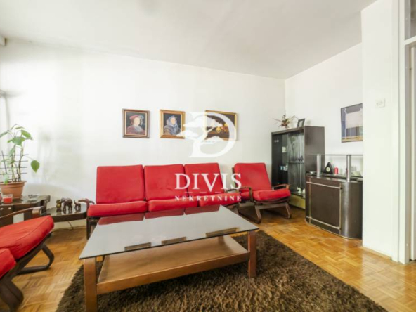 4.0 stan na Novom Beogradu u Bloku 19A, 98m2