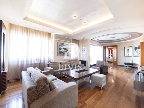 Luks renoviran 3.0 stan na Banovom brdu, 150m2