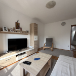 Prodaje se 3.0 renoviran stan, Blok 34, 68m2