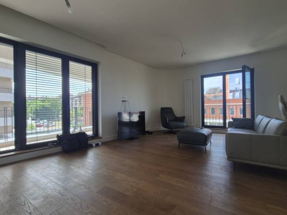 Luksuzan trosoban stan u Banovo Brdo Residence kompleksu,91m2