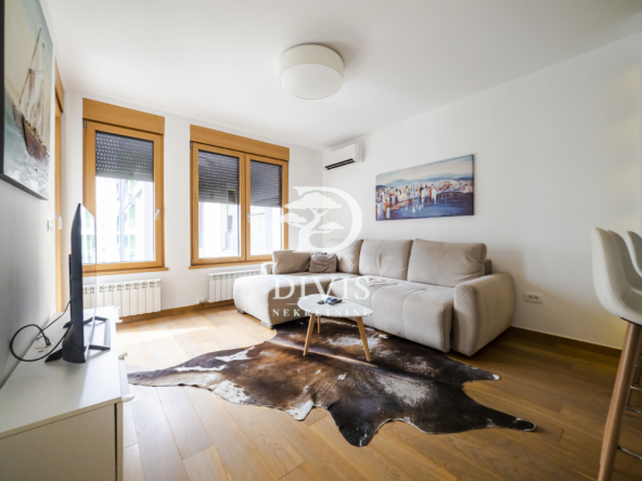 Elegantan i uknjižen stan u kompleksu Exing Home 65, Blok 65
