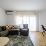 Top Vračar urban living! Moderan namešten 2.0 stan sa opcijom garaže kod Hrama (49m²)
