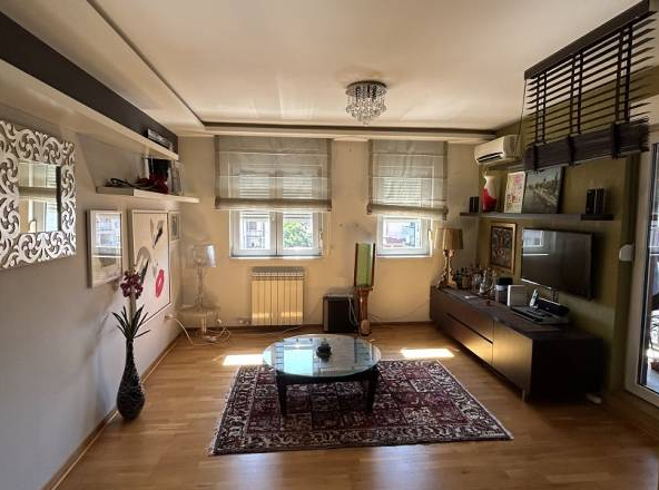 Elegantan i funkcionalan trosoban stan od 70 m² na Zvezdari