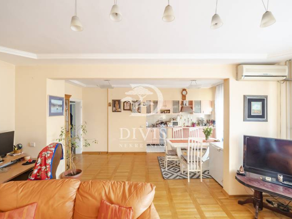 Elegantan četvorosoban stan od 101m² u blizini Vukovog spomenika