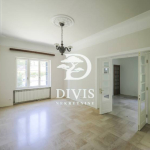 Predratna vila na Dedinju sa velikim dvorištem