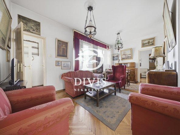Prostran salonski stan od 177 m² kod Londona