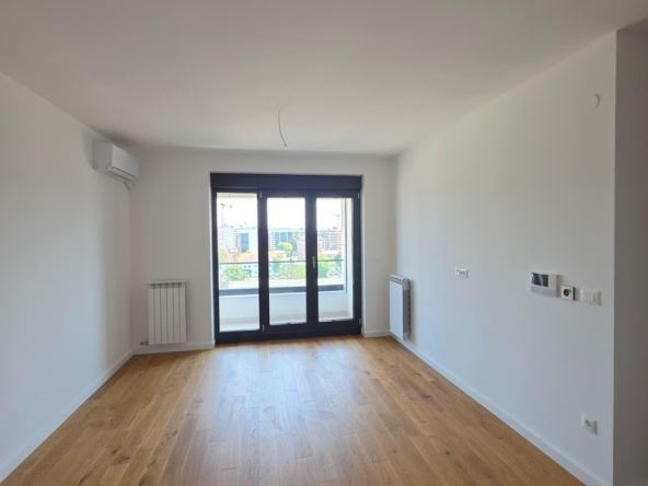 Elegantan trosoban stan od 65 m² u kompleksu New Minel, Novi Beograd