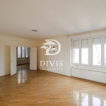 Prostran renoviran salonac od 160m2 na Terazijama – idealan dom ili poslovni prostor