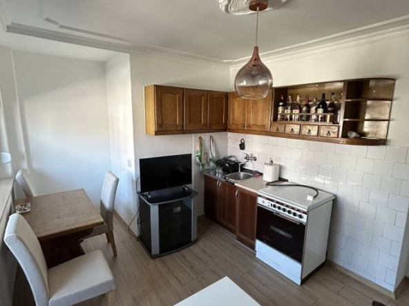 Renoviran jednoiposoban stan 38 m² u Sarajevskoj – Savski venac