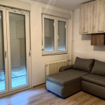 Kompletno namešten dvosoban stan 38m² (43m² sa terasom) na Karaburmi