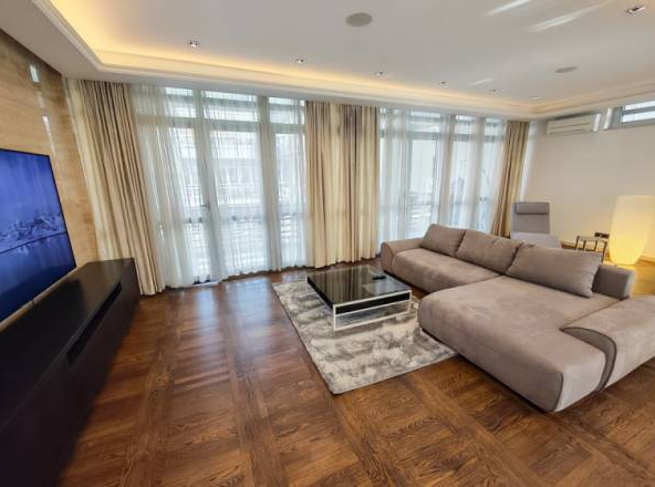 Ekskluzivan 4.0 stan na Dedinju od 148m²: Vaša oaza luksuza sa bazenom i dve garaže
