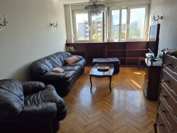 Renoviran trosoban stan 67m2 kod Opštine Novi Beograd – odmah useljiv
