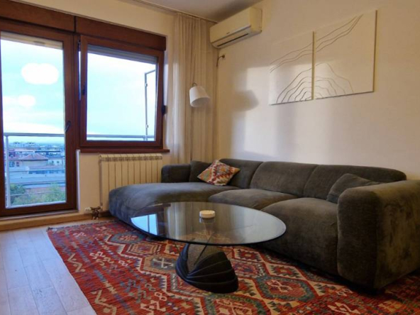 Udoban trosoban stan za izdavanje 77 m² na Crvenom krstu, Vračar