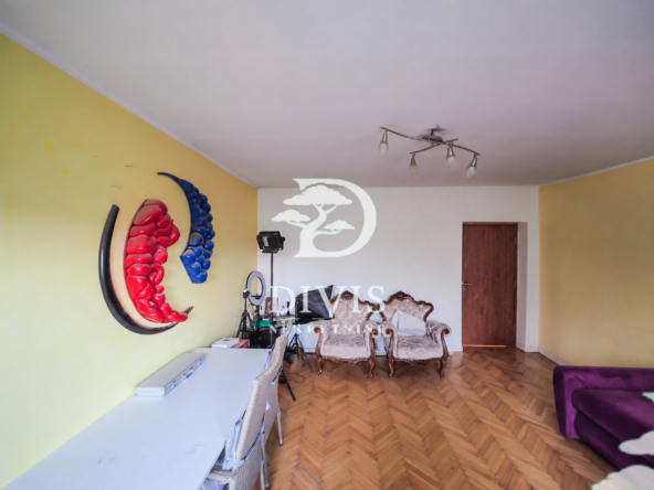 Prostran trosoban stan od 83m2 u srcu Paviljona, Novi Beograd
